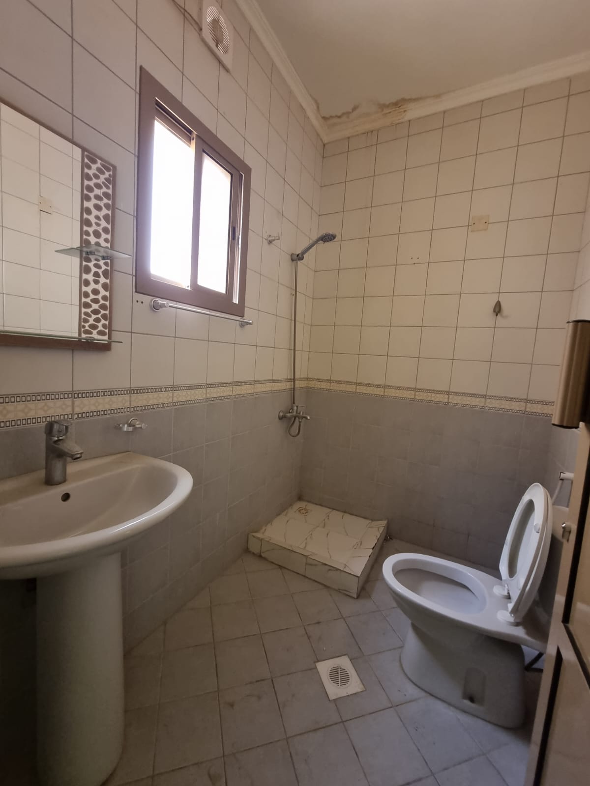 Apartment for rent in Janabiyah